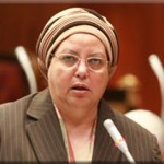 عائشة عبد الهادي متهمة بالنصب على الشباب بحجة تسفيرهم الى ايطاليا