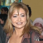 ليلى علوي تحتفل بانتهاء مجنون ليلى في حكايات وبنعيشها