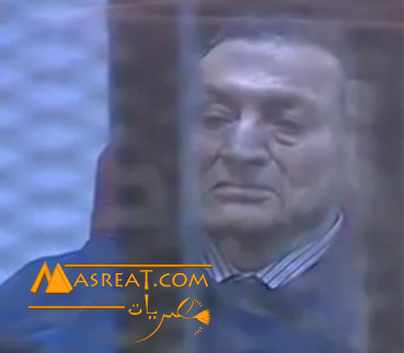 بكاء مبارك في قفص المحكمة بكاء حسني مبارك في قفص المحاكمة